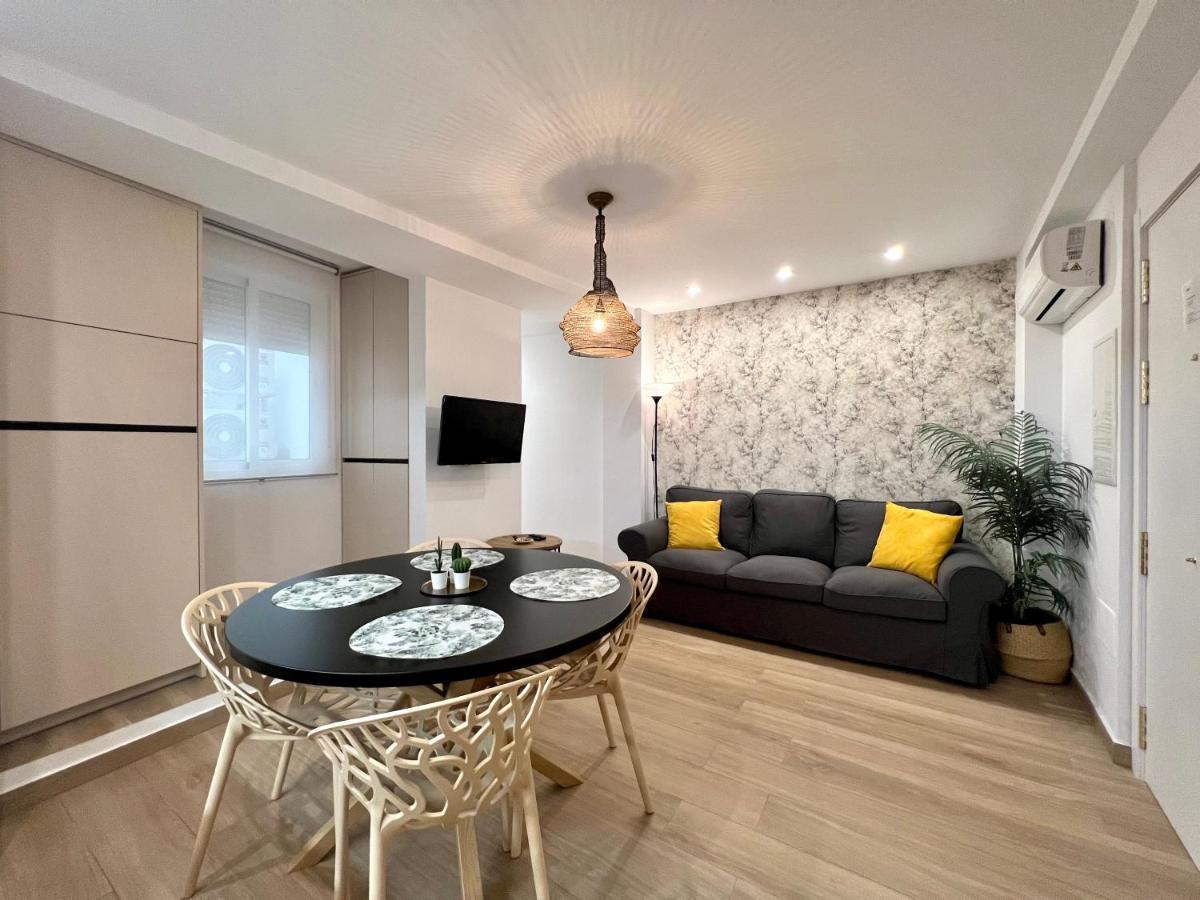 Huerto & Private Patio In The Old Town By Ele Apartments Малага Екстериор снимка